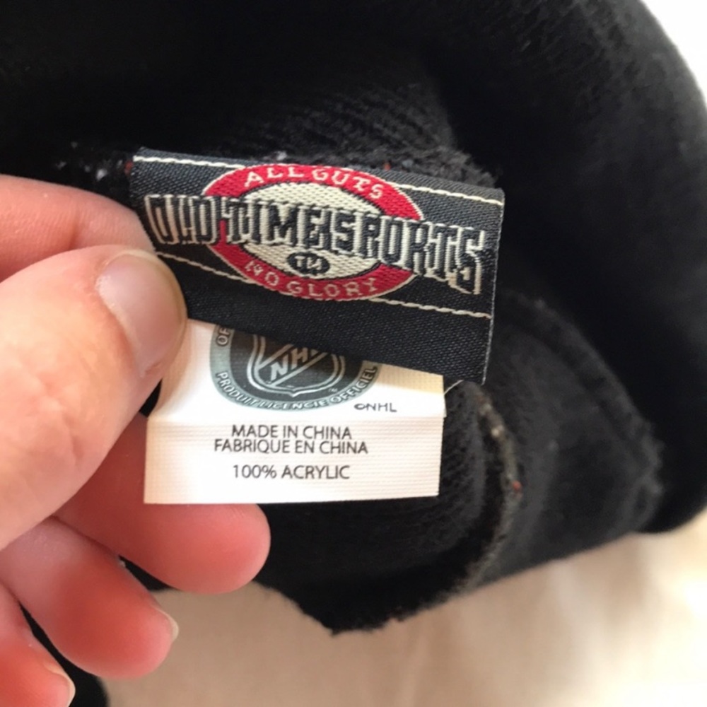 Flyers winter hat - Picture 6 of 8